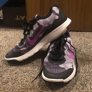 Multicolor Nike Tennis Shoes